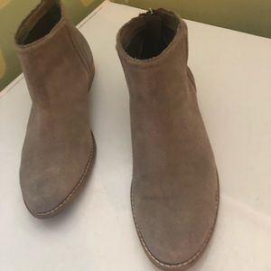 Dolce Vita tan ankle boot.